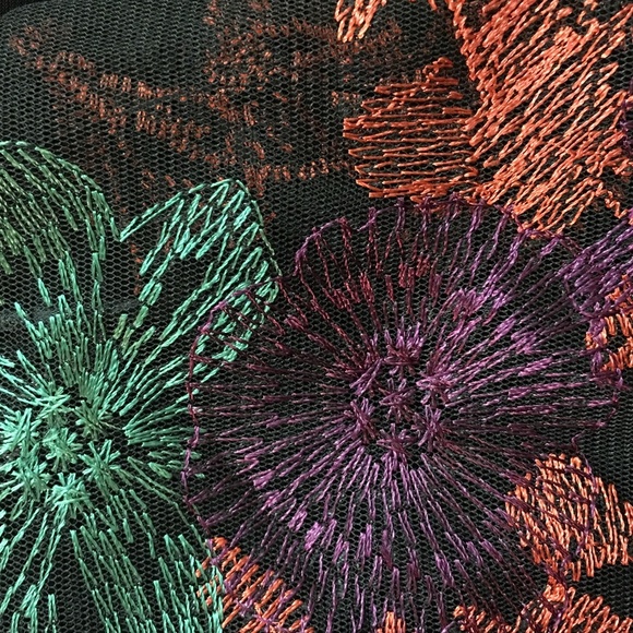 Gabby Skye Embroidered Mesh Sleeve Dress Size 10 - Picture 5 of 6